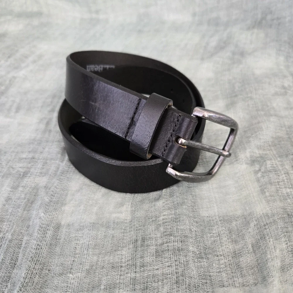 L L Bean Men's Black Genuine Leather Belt with Silver Tone Buckle Size 30
